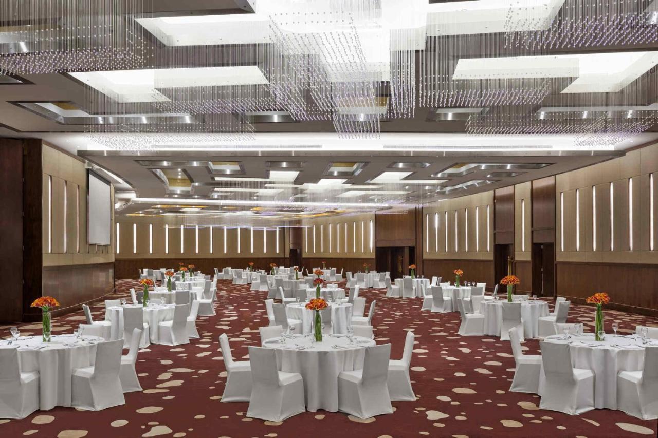 Millennium Hail Hotel Buitenkant foto The Grand Ballroom